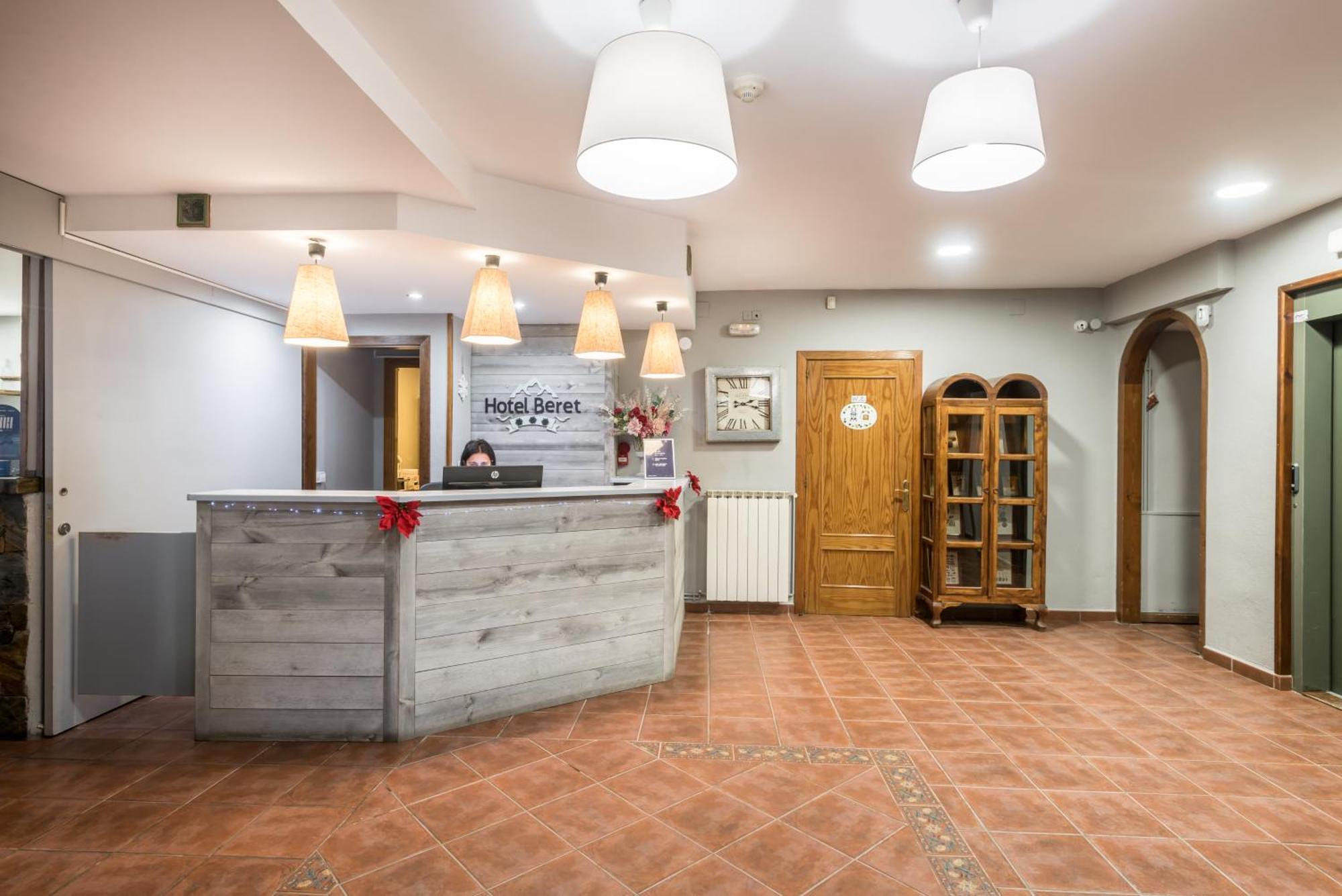 Hotel Snoe Beret Vielha Bagian luar foto