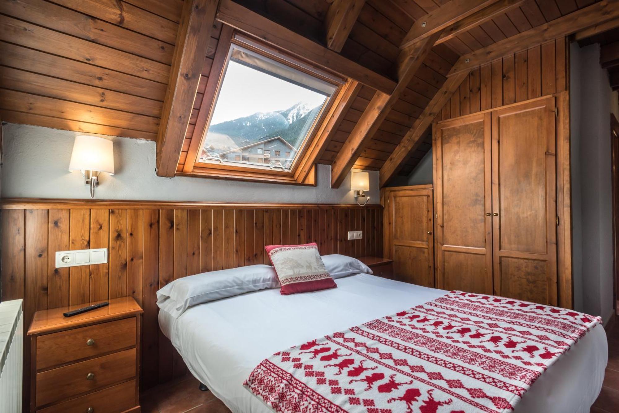 Hotel Snoe Beret Vielha Bagian luar foto