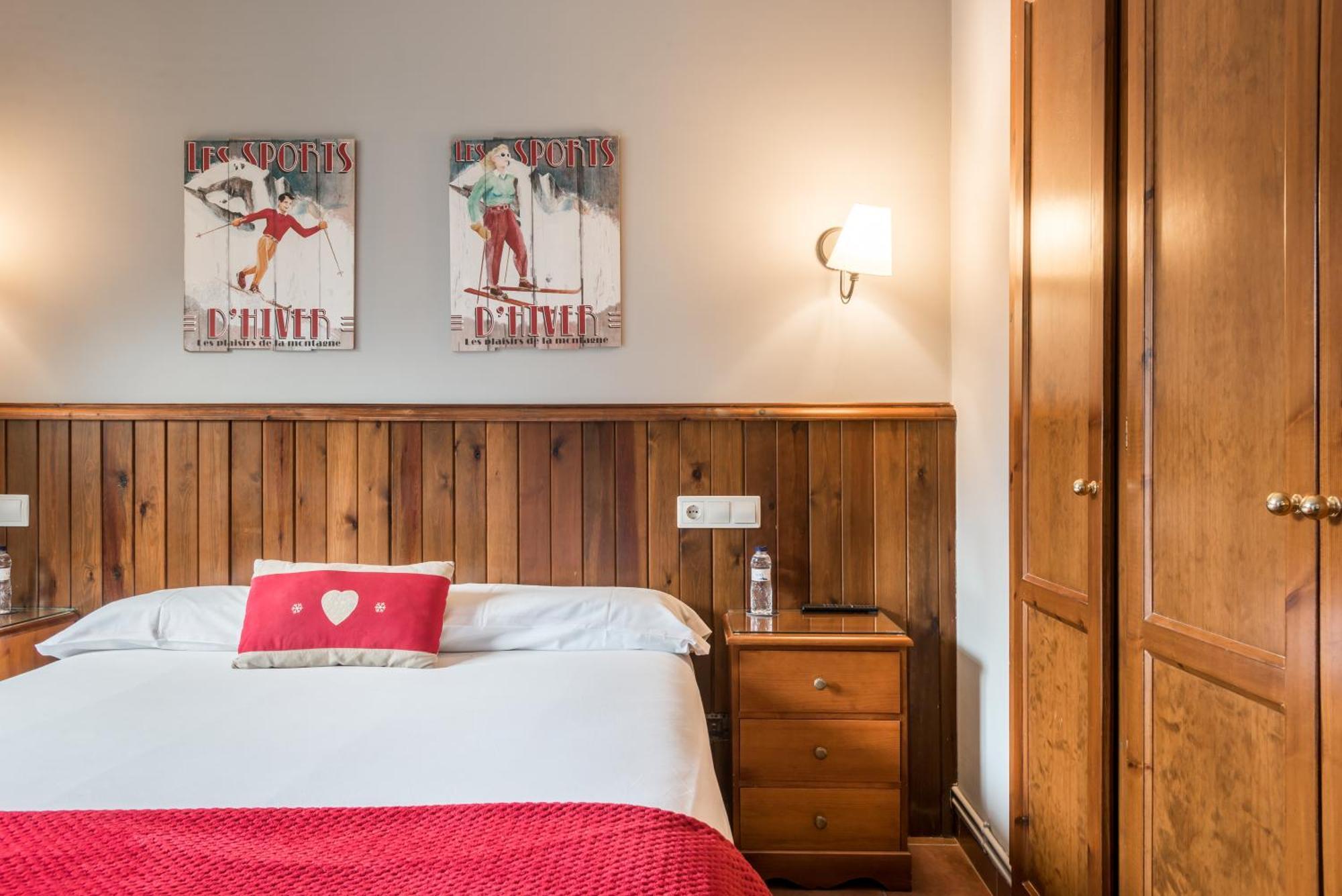 Hotel Snoe Beret Vielha Bagian luar foto