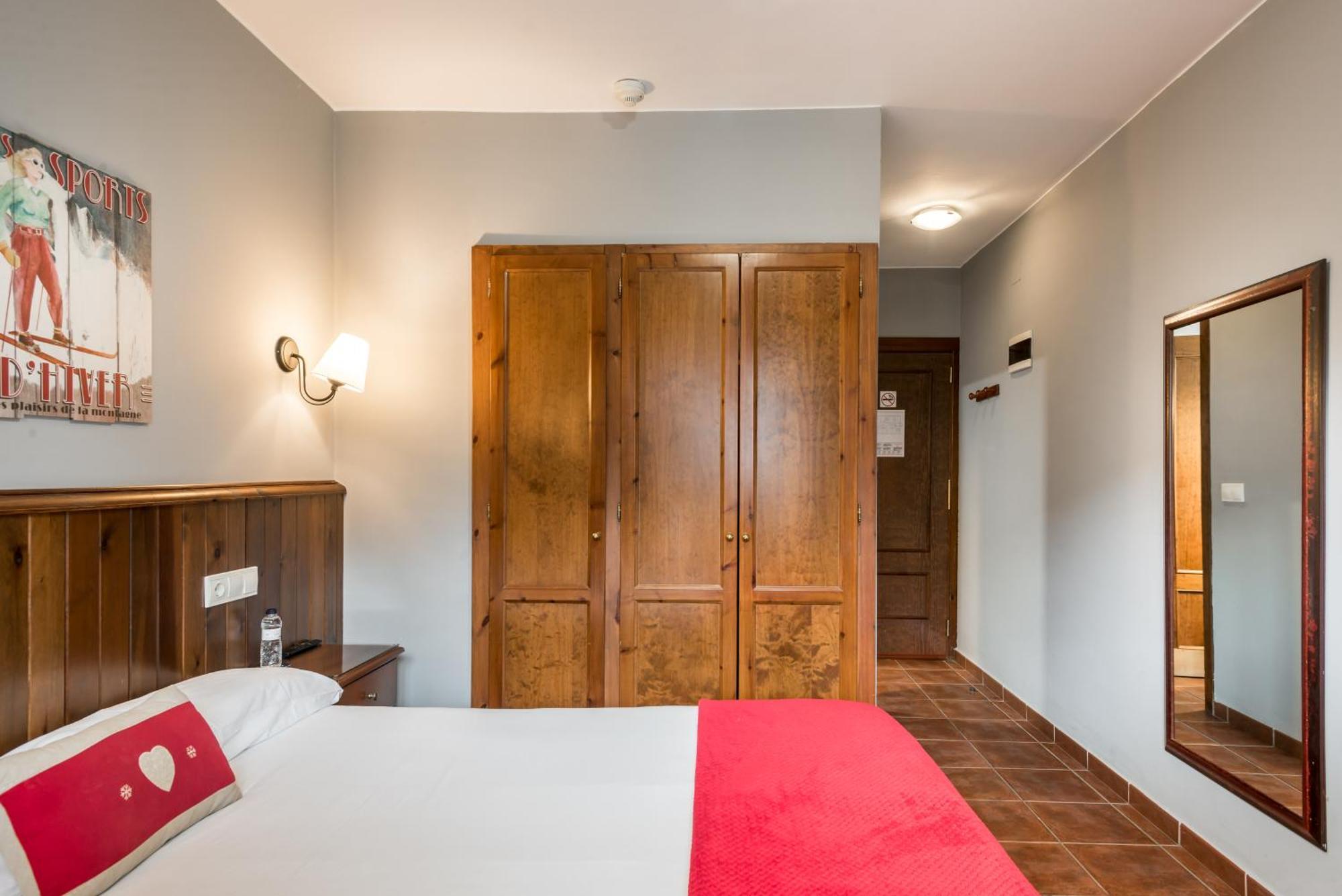 Hotel Snoe Beret Vielha Bagian luar foto