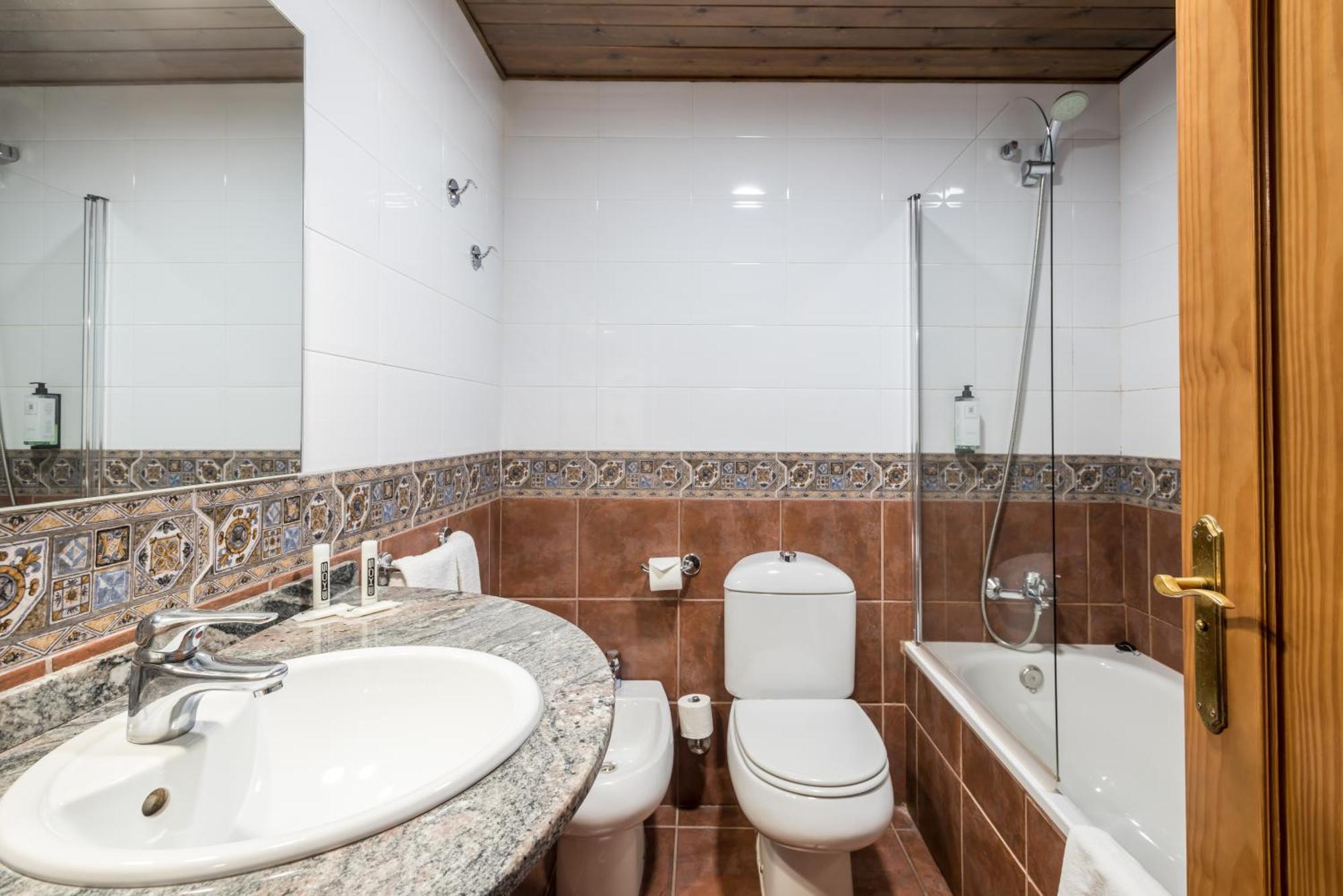 Hotel Snoe Beret Vielha Bagian luar foto