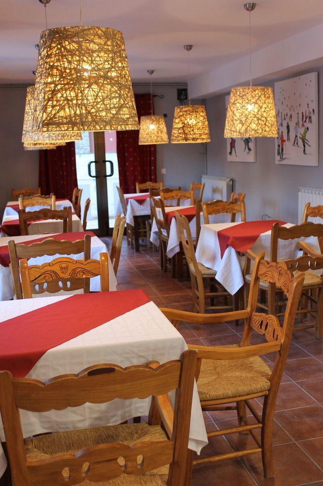 Hotel Snoe Beret Vielha Bagian luar foto